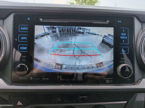 Used 2018 Toyota Tacoma TRD Sport image 20