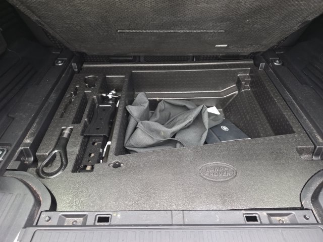 Used 2025 Land Rover Defender 110 S AWD/4WD image 34