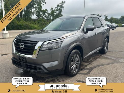 Used 2025 Nissan Pathfinder SV AWD/4WD image 1