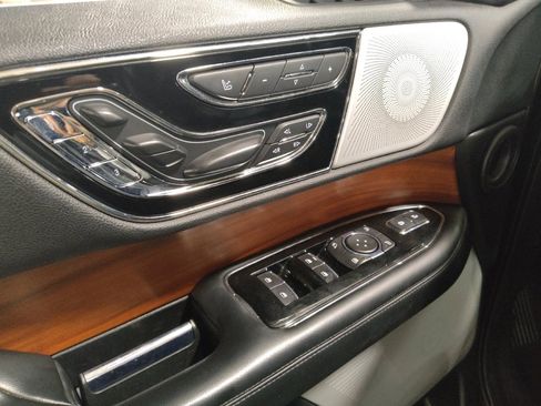 Used 2019 Lincoln Navigator L Reserve w/ Cargo Package image 27