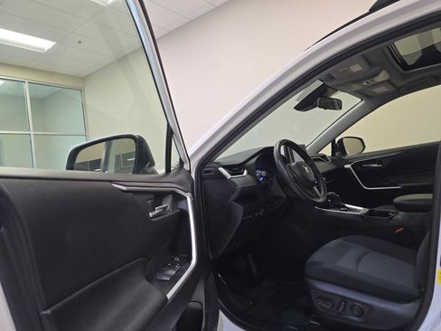 Certified 2022 Toyota RAV4 XLE w/ Convenience Package AWD/4WD image 23