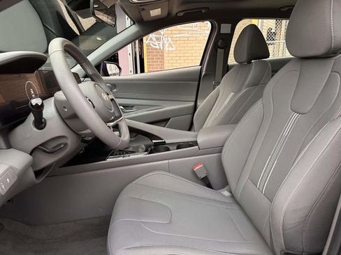 Used 2025 Hyundai Elantra SEL image 20