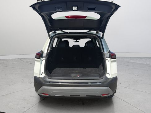 Certified 2022 Nissan Rogue SV w/ SV Premium Package AWD/4WD image 18