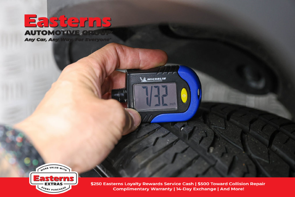 Used 2022 Toyota RAV4 LE AWD/4WD image 30