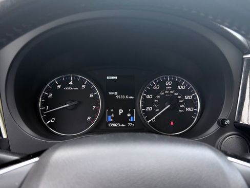 Used 2017 Mitsubishi Outlander ES AWD/4WD image 15