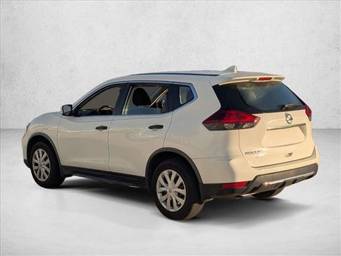 Used 2020 Nissan Rogue S FWD image 7