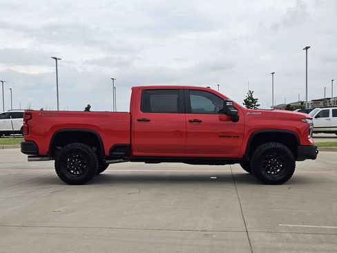 Used 2025 Chevrolet Silverado 2500 ZR2 w/ ZR2 Bison Edition AWD/4WD image 7