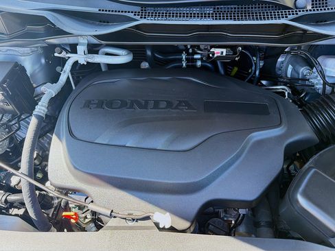 Certified 2025 Honda Odyssey Touring image 34