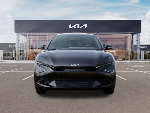 New 2025 Kia EV6 Light w/ Light LR Technology Package image 2