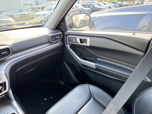 Used 2023 Ford Explorer XLT image 15