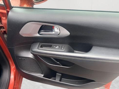 Used 2018 Chrysler Pacifica Touring-L Plus FWD image 17