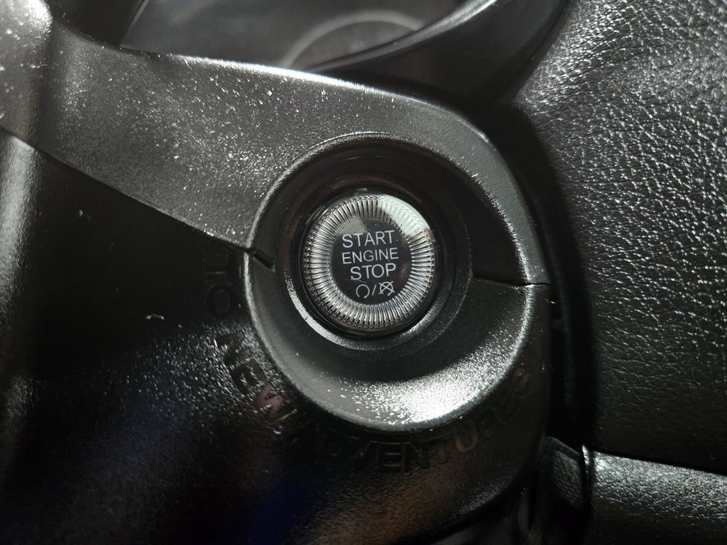 Used 2023 Jeep Renegade Limited w/ Sun/Sound Group AWD/4WD image 18