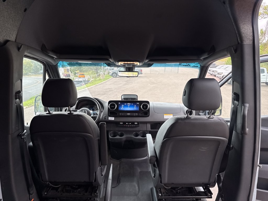 Used 2025 Mercedes-Benz Sprinter 2500 image 26