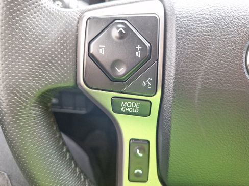 Used 2022 Toyota Tacoma SR5 RWD image 21