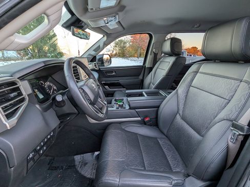 Used 2023 Toyota Tundra Limited image 11