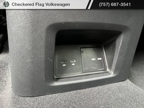 Used 2025 Volkswagen Atlas Cross Sport SEL AWD/4WD image 27