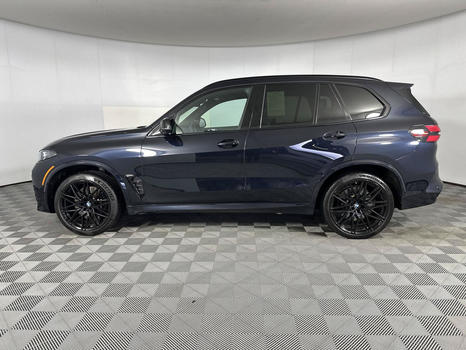 Used 2024 BMW X5 M Competition w/ Executive Package AWD/4WD image 4