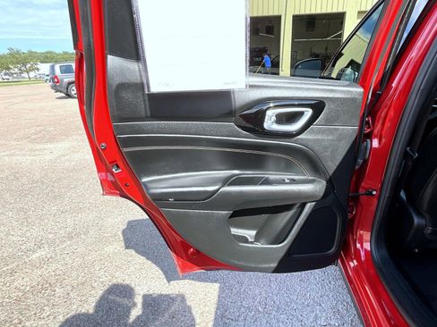 Certified 2023 Jeep Compass Limited image 20