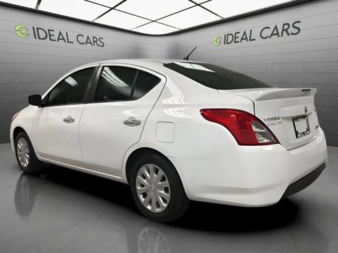 Used 2016 Nissan Versa SV FWD image 7