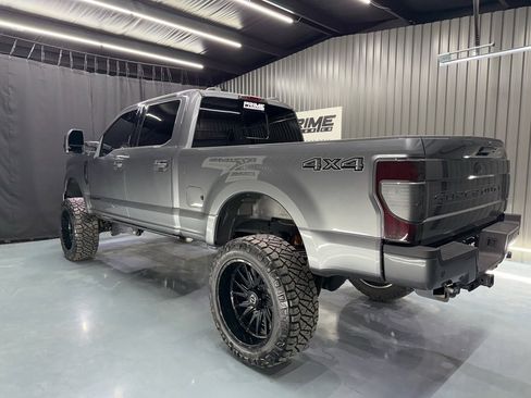 Used 2022 Ford F250 Lariat w/ Black Appearance Package image 4