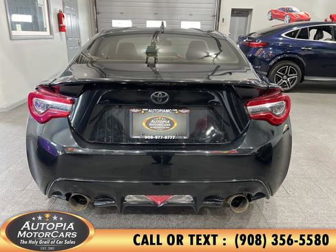 Used 2019 Toyota 86 TRD SE image 5
