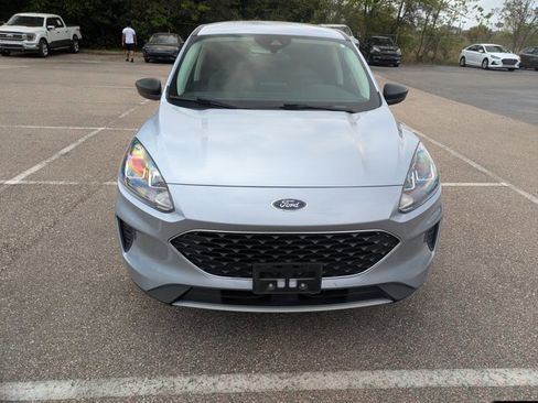 Used 2022 Ford Escape SE w/ Convenience Package image 2