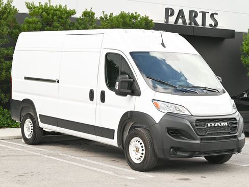 Used 2025 RAM ProMaster 2500 w/ Storage Group image 3
