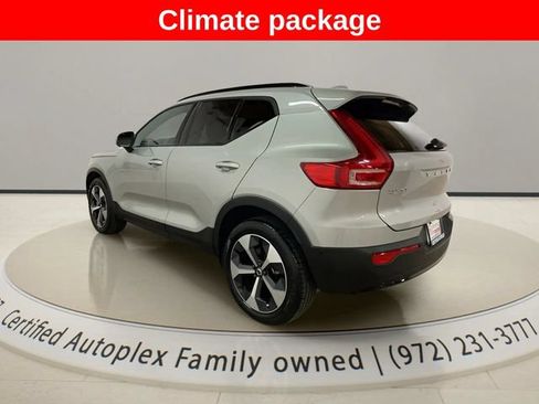 Used 2025 Volvo XC40 B5 Plus AWD/4WD image 3