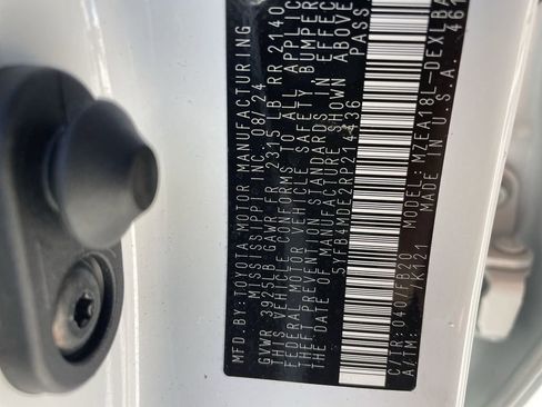 Used 2024 Toyota Corolla LE image 30