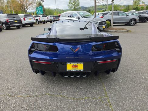 Used 2017 Chevrolet Corvette Stingray Coupe w/ Carbon Flash Badge Package RWD image 5