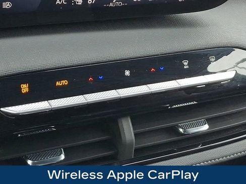 Used 2025 Buick Enclave Preferred image 21