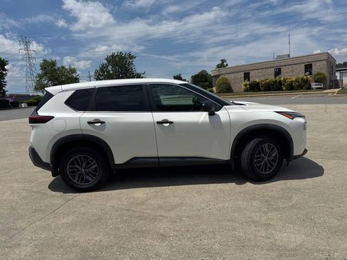 Used 2021 Nissan Rogue S FWD image 11