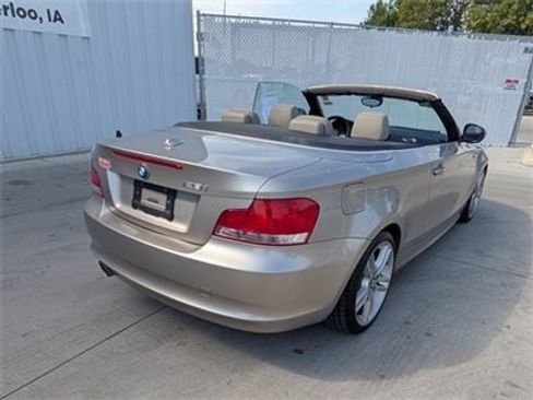 Used 2010 BMW 128i Convertible image 17