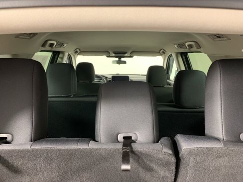 Used 2025 Nissan Pathfinder SV image 15