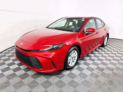 Used 2026 Toyota Camry LE w/ Convenience Package image 7