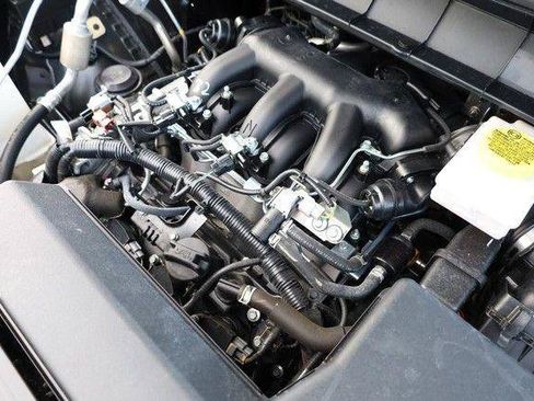 Used 2025 Nissan Pathfinder SV AWD/4WD image 28