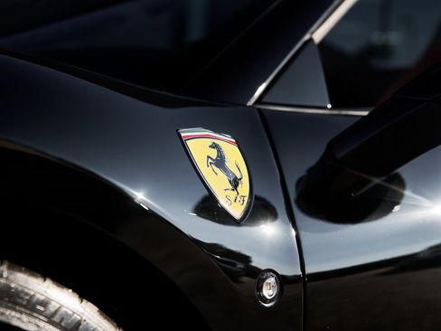 Used 2022 Ferrari F8 Tributo image 8