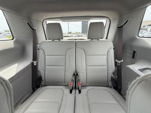 Used 2018 GMC Acadia SLT FWD image 27