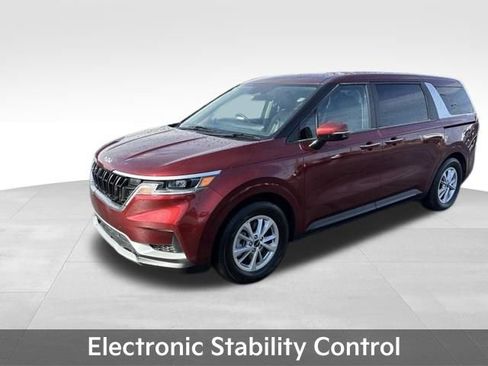 Used 2024 Kia Carnival LX image 10