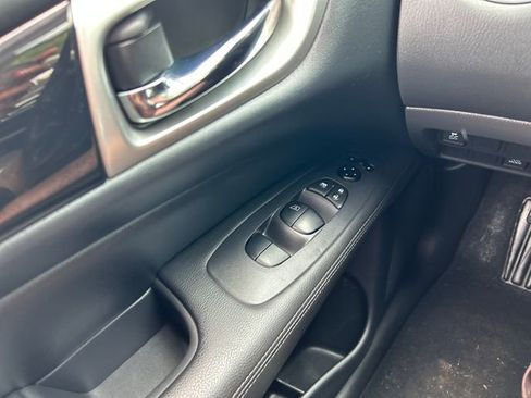 Used 2020 Nissan Pathfinder S AWD/4WD image 13