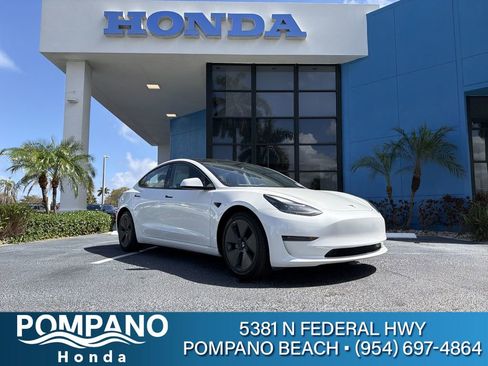 Used 2023 Tesla Model 3 Standard Range image 1