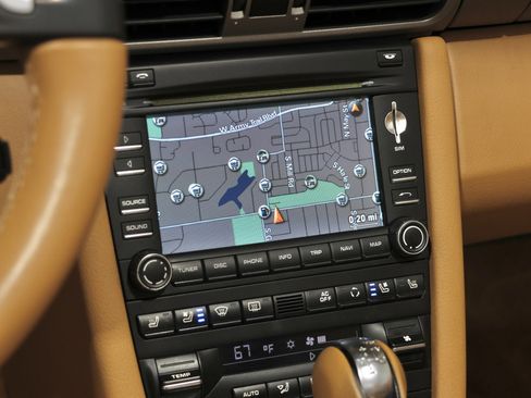 Used 2011 Porsche 911 Cabriolet image 21