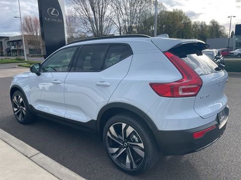 Used 2026 Volvo XC40 B5 Ultra w/ Climate Package image 8