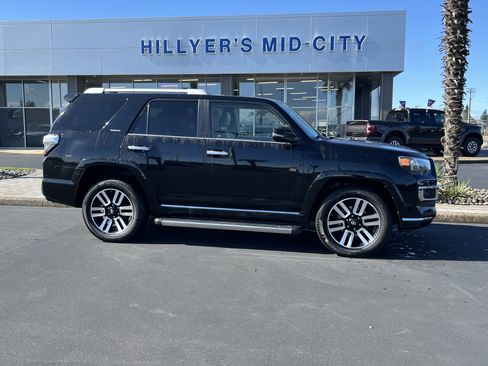 Used 2016 Toyota 4Runner Limited image 2