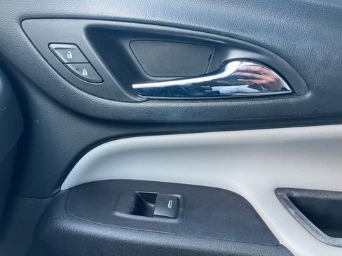 Used 2018 Chevrolet Equinox Premier image 35