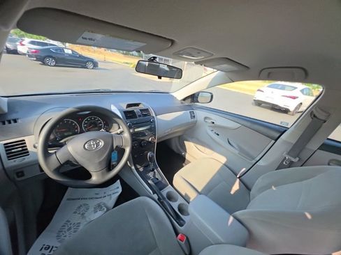 Used 2012 Toyota Corolla L FWD image 22