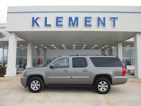 Used 2008 GMC Yukon XL SLT w/ SLT Preferred Equipment Group image 1