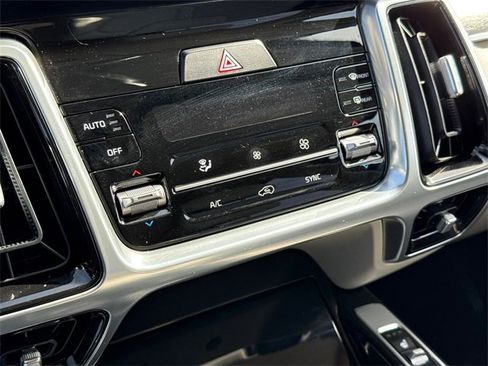 Used 2023 Kia Sorento SX image 26