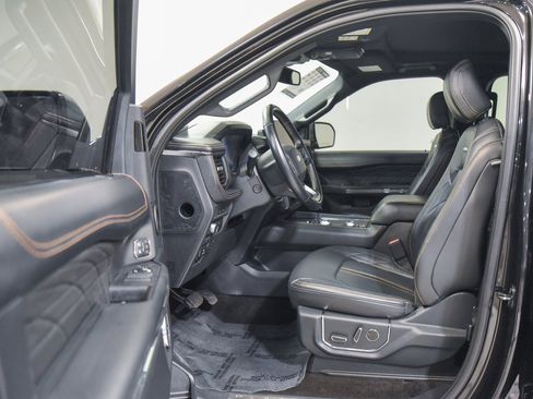 Used 2022 Ford Expedition Max Platinum image 2