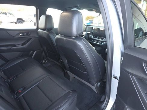 Used 2025 Chevrolet Equinox LT w/ Convenience Package II image 12